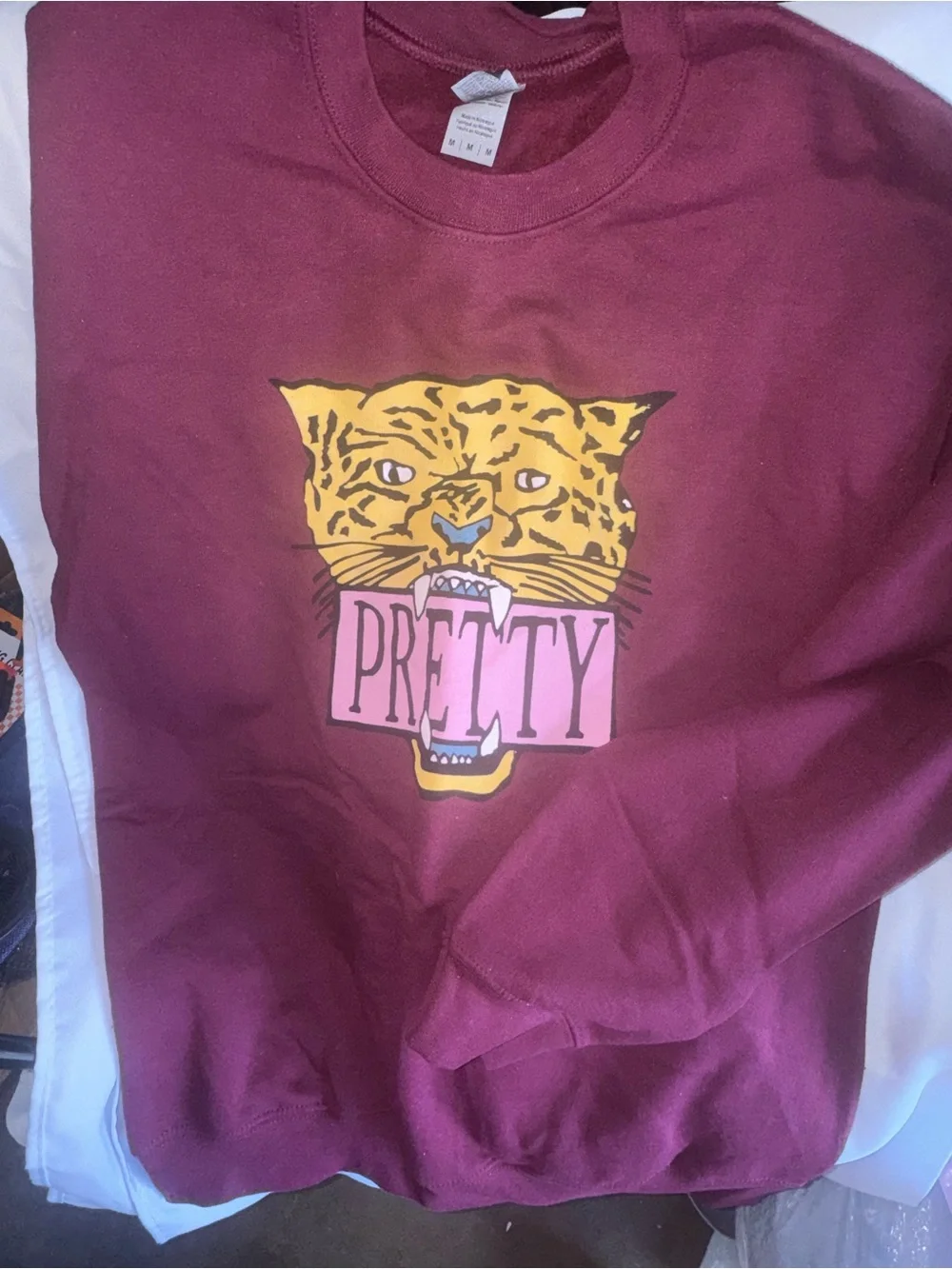 Pretty Leopard Graphic Sweatshirt - Maroon